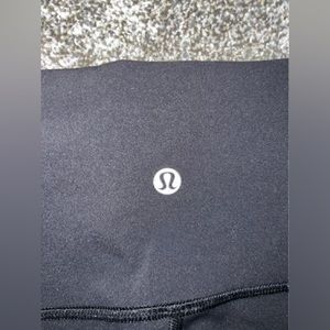 Lulu Lemon wunder under High Rise Tight 28” Size 6